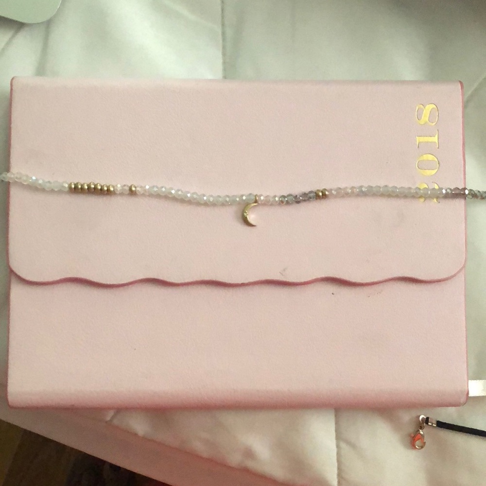 Moon choker